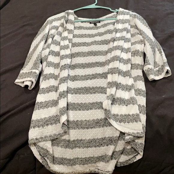 White & Grey Cover Up - Picture 1 of 2